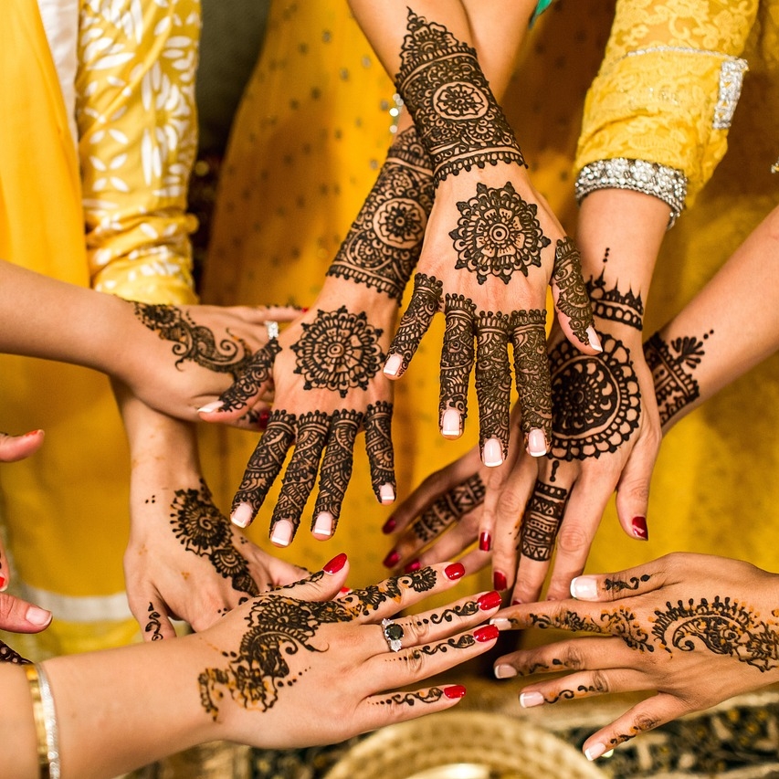Affordable guest henna services in Nashville for events and festivals