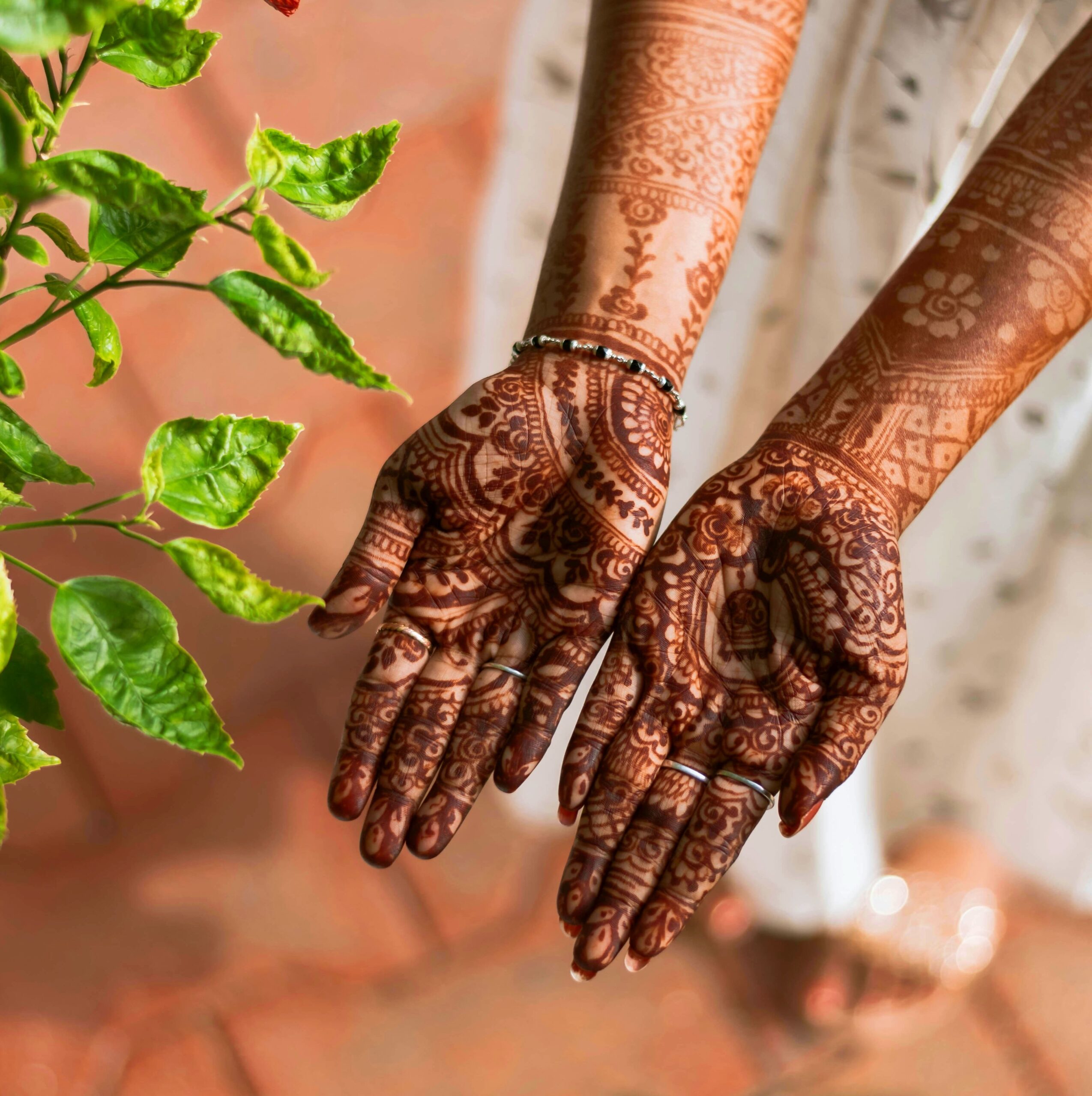 Corporate henna services in Nashville, TN for office events